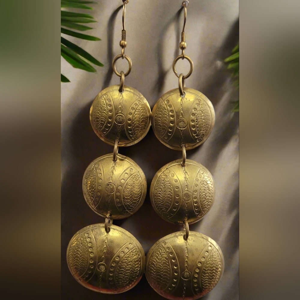 Gold Cascading Disc Earrings with Textured Design